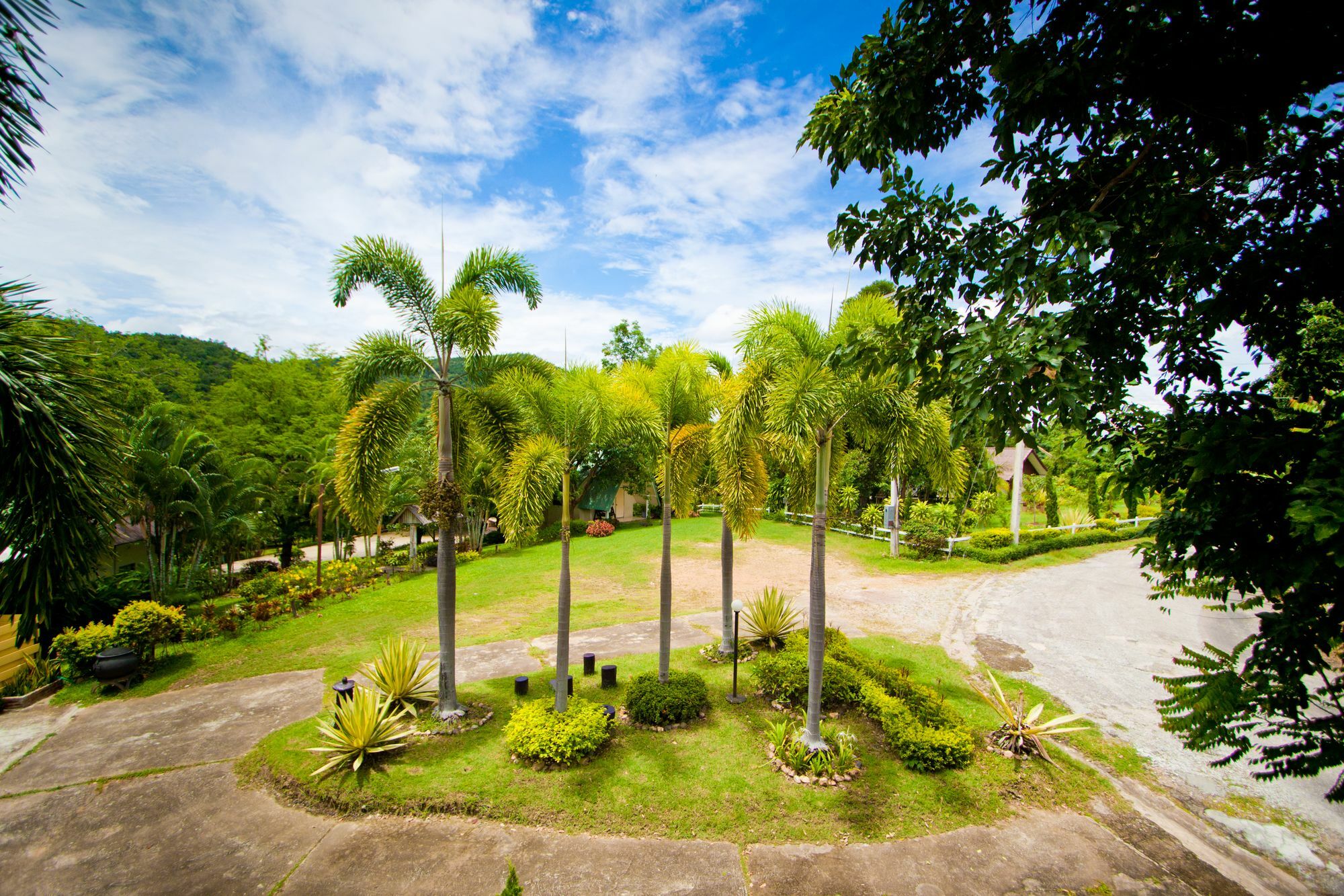 Touch Star Resort - Doi Inthanon Csomthong Kültér fotó